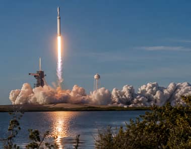 Azioni SpaceX volano mentre puntano a oltre $4B di afflussi