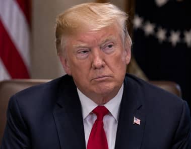 TRUMP ve WLFI token'ları, Trump’ın onay oranı rekor düşüşle sert geriledi
